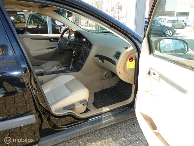 Volvo V70 2.4, benzine, schakel, 388005 km