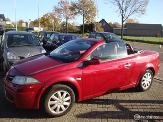 RENAULT MEGANE Coup�-Cabriolet 1.6-16V Exception