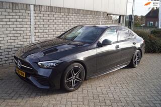 MERCEDES-BENZ C-KLASSE 180 AMG Line Autom Leder/Alcantara Sportst Stoelverw Navi Camera Clima Adaptieve Cruise LED Kopl LMV Trekh
