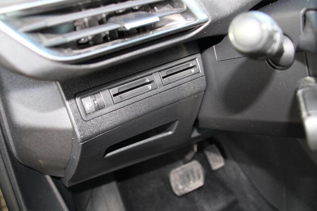 Peugeot 3008 1.2 PureTech 130pk Active Automaat Airco Navi Carplay 57.242km