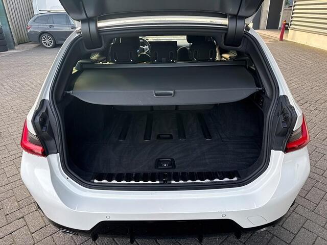 BMW 3-Serie Touring 320i, M-sportpakket, M pakket, 360 camera, head-up