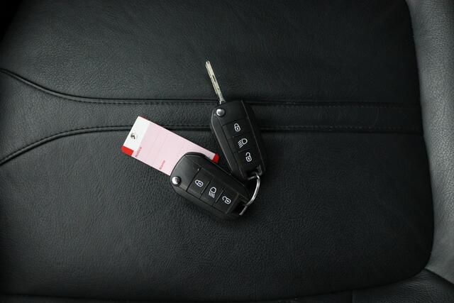 Peugeot 5008 1.2 PureTech I APPLECAR PLAY I CRUISE I LEER I NAVIGATIE