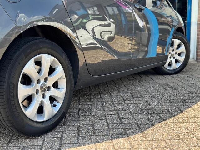 Opel Zafira Tourer 1.4 Business Edition 7p. 2012