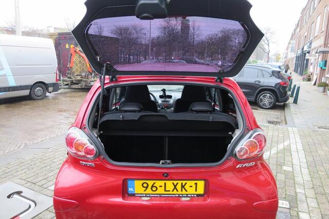 Toyota Aygo 1.0-12V Aspiration Red | Airco | Carkit | LMV | Te financieren v.a � 91,- p/m