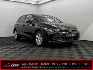 VOLKSWAGEN GOLF 1.5 TSI Life Edition Clima, Apple carplay, Parkeersensoren, Stoelverwarming, Sfeerverlichting, Led, Keyless start, 2 jaar garantie .