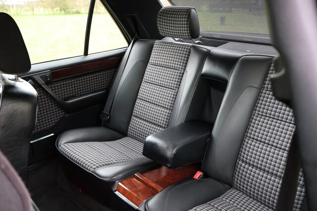 Mercedes-Benz 200 200-500 W124 500 E - W124 - Karo - Bornit Metallic