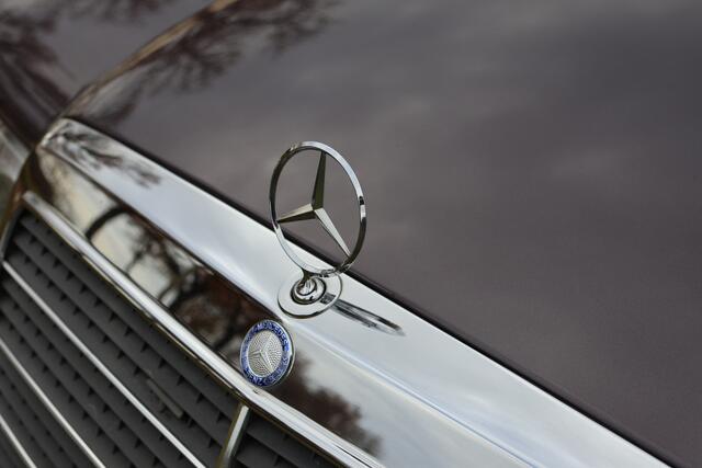 Mercedes-Benz 200 200-500 W124 500 E - W124 - Karo - Bornit Metallic