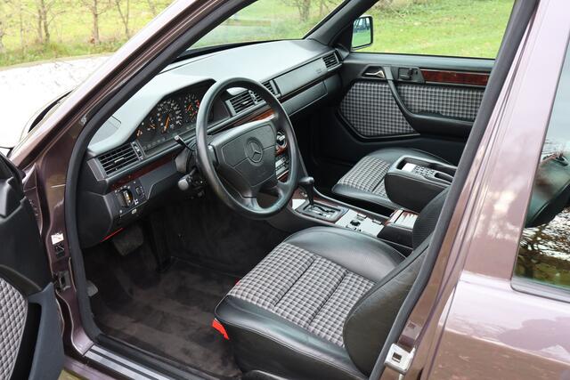 Mercedes-Benz 200 200-500 W124 500 E - W124 - Karo - Bornit Metallic