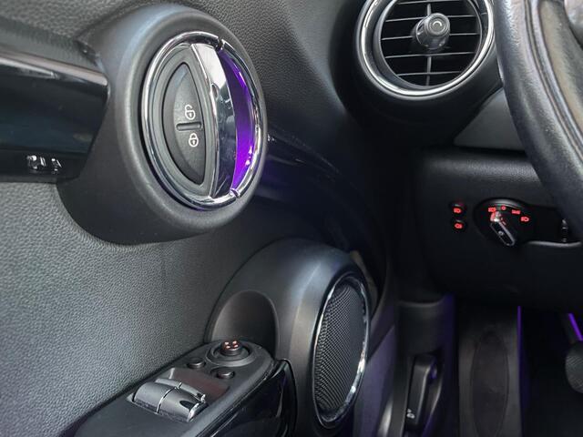 Mini Cooper Mini 1.5 Chili Serious Business PANO LED NAVI BLUETOOTH CLIMA CRUISE MF STUUR DEALER ONDERHOUDEN