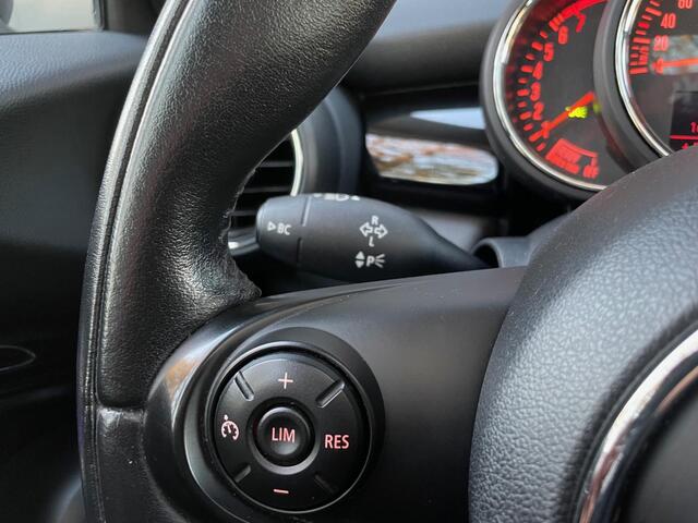 Mini Cooper Mini 1.5 Chili Serious Business PANO LED NAVI BLUETOOTH CLIMA CRUISE MF STUUR DEALER ONDERHOUDEN