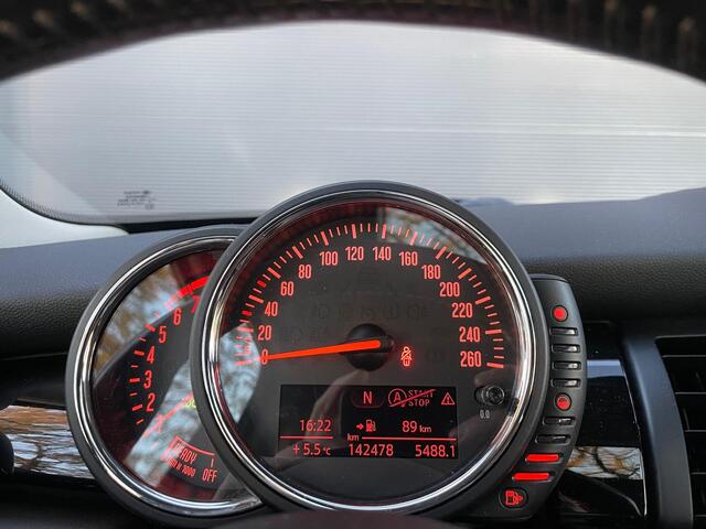 Mini Cooper Mini 1.5 Chili Serious Business PANO LED NAVI BLUETOOTH CLIMA CRUISE MF STUUR DEALER ONDERHOUDEN
