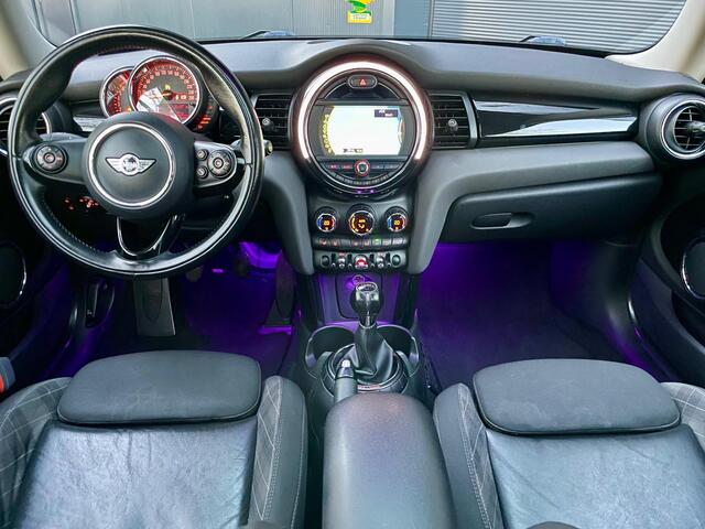 Mini Cooper Mini 1.5 Chili Serious Business PANO LED NAVI BLUETOOTH CLIMA CRUISE MF STUUR DEALER ONDERHOUDEN