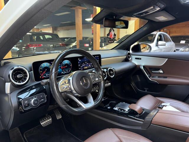 Mercedes-Benz A-Klasse 180 d Business Solution AMG Upgrade Pano Airco Cruise Control