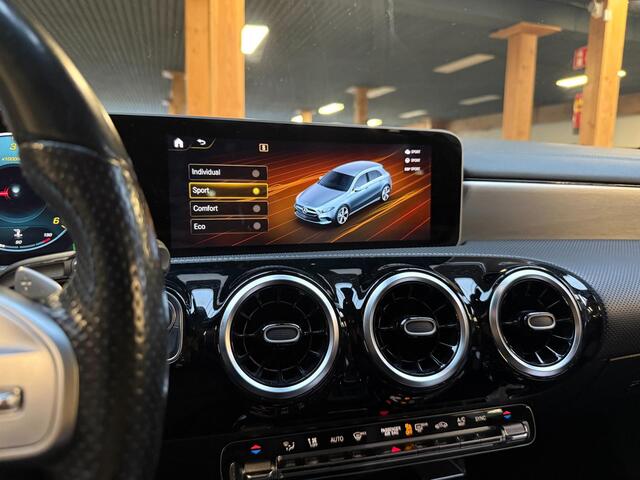 Mercedes-Benz A-Klasse 180 d Business Solution AMG Upgrade Pano Airco Cruise Control