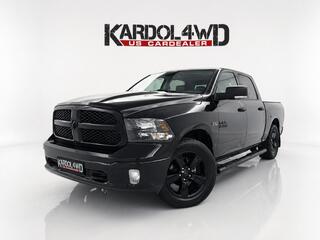 DODGE 1500 Ram 5.7 V8 4x4 Crew Cab 5'7 | Trekhaak 13-polig | 200 L LPG | Leren bekleding | Geheel rijklaar incl. Garantie