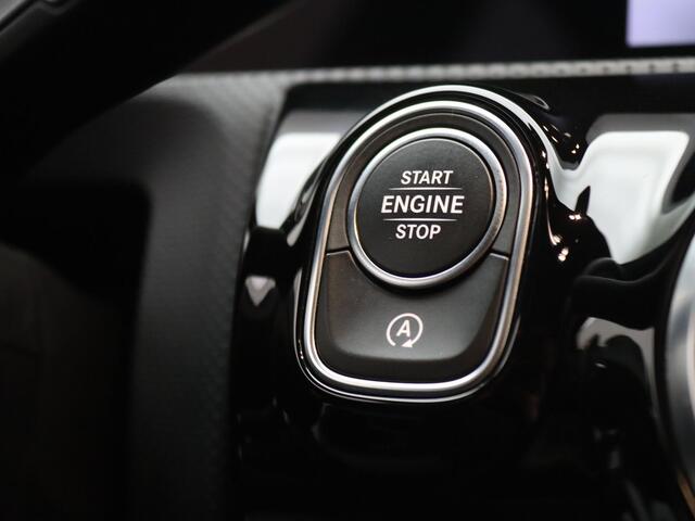 Mercedes-Benz A-Klasse 165pk Advantage Automaat AMG Line | Camera | Cruise | Climate | Navi | Parkeersens. v+a