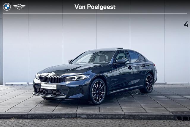 BMW 3-Serie Sedan 330e M-Sport Glazen Schuifdak | 19 inch | Active Cruise Controle