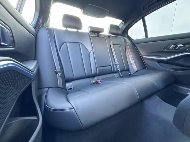 BMW 3-Serie Sedan 330e M-Sport Glazen Schuifdak | 19 inch | Active Cruise Controle
