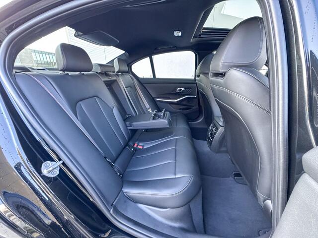 BMW 3-Serie Sedan 330e M-Sport Glazen Schuifdak | 19 inch | Active Cruise Controle
