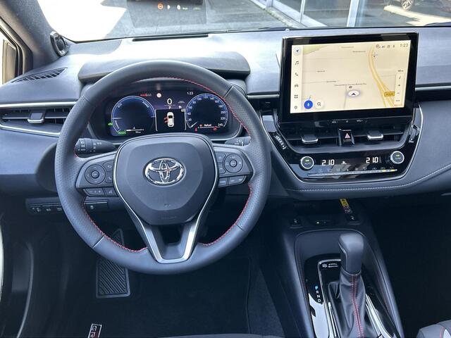 Toyota Corolla Hybrid 140 GR Sport NAVIGATIE/ PANORAMA DAK/ HEAD UP DISPLAY/ DODEHOEK DETECTIE