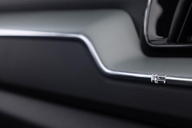 Volvo XC60 2.0 T8 Plug-in hybrid AWD Ultra Bright | BOWERS & WILKINS | LUCHTVERING ? 1e Eigenaar .