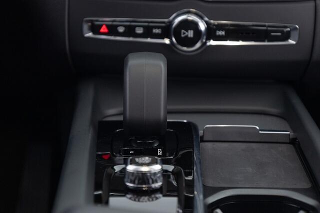 Volvo XC60 2.0 T8 Plug-in hybrid AWD Ultra Bright | BOWERS & WILKINS | LUCHTVERING ? 1e Eigenaar .