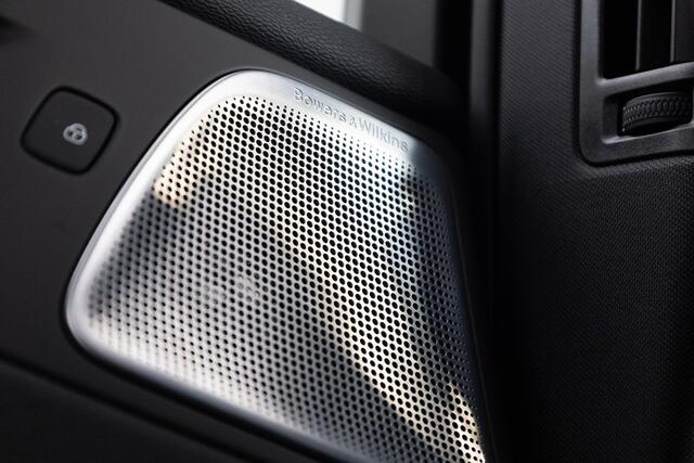 Volvo XC60 2.0 T8 Plug-in hybrid AWD Ultra Bright | BOWERS & WILKINS | LUCHTVERING ? 1e Eigenaar .