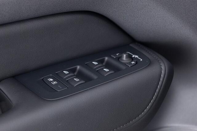 Volvo XC60 2.0 T8 Plug-in hybrid AWD Ultra Bright | BOWERS & WILKINS | LUCHTVERING ? 1e Eigenaar .