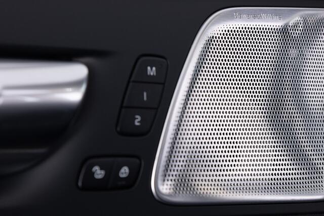 Volvo XC60 2.0 T8 Plug-in hybrid AWD Ultra Bright | BOWERS & WILKINS | LUCHTVERING ? 1e Eigenaar .