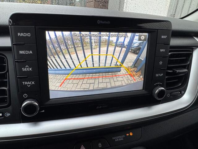 KIA Stonic 1.0 T-GDi DynamicLine / NAVI / AIRCO / CAMERA / CRUISE / HOGE INSTAP/ PARKEERSENSOREN / LMV 17 / NEDERLANDSE AUTO