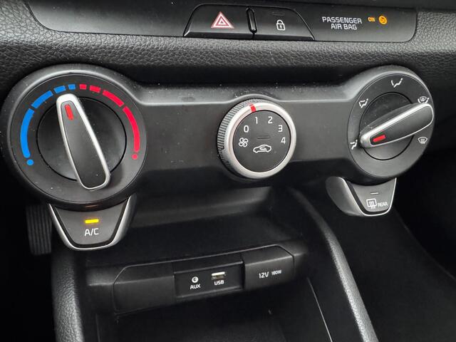 KIA Stonic 1.0 T-GDi DynamicLine / NAVI / AIRCO / CAMERA / CRUISE / HOGE INSTAP/ PARKEERSENSOREN / LMV 17 / NEDERLANDSE AUTO
