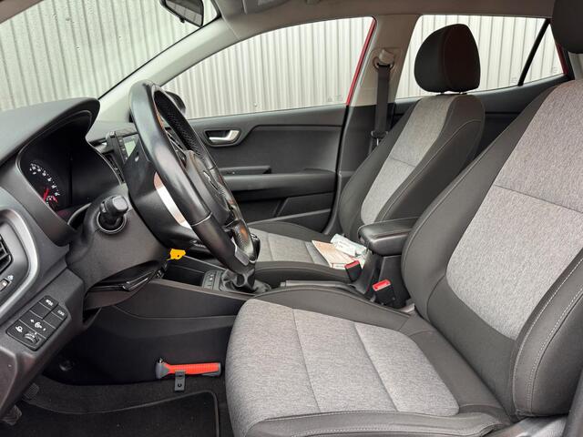 KIA Stonic 1.0 T-GDi DynamicLine / NAVI / AIRCO / CAMERA / CRUISE / HOGE INSTAP/ PARKEERSENSOREN / LMV 17 / NEDERLANDSE AUTO