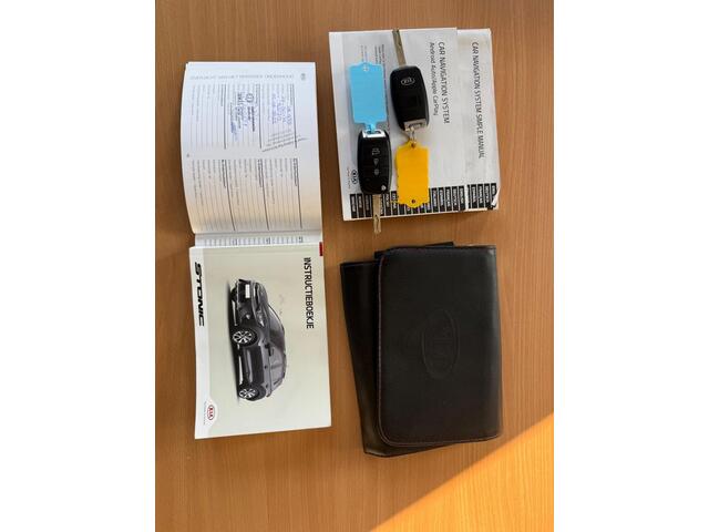 KIA Stonic 1.0 T-GDi DynamicLine / NAVI / AIRCO / CAMERA / CRUISE / HOGE INSTAP/ PARKEERSENSOREN / LMV 17 / NEDERLANDSE AUTO