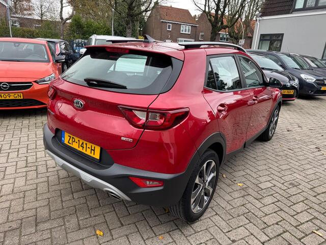 KIA Stonic 1.0 T-GDi DynamicLine / NAVI / AIRCO / CAMERA / CRUISE / HOGE INSTAP/ PARKEERSENSOREN / LMV 17 / NEDERLANDSE AUTO