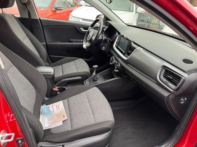 KIA Stonic 1.0 T-GDi DynamicLine / NAVI / AIRCO / CAMERA / CRUISE / HOGE INSTAP/ PARKEERSENSOREN / LMV 17 / NEDERLANDSE AUTO