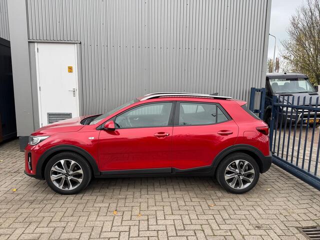 KIA Stonic 1.0 T-GDi DynamicLine / NAVI / AIRCO / CAMERA / CRUISE / HOGE INSTAP/ PARKEERSENSOREN / LMV 17 / NEDERLANDSE AUTO