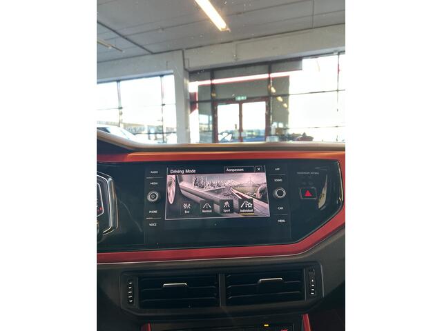 Volkswagen Polo 2.0 TSI GTI | Panoramadak | Digital dashboard | Adaptief onderstel | Achteruitrijcamera | Stoelverwarming | Climate control | Elek. inklapbare sp
