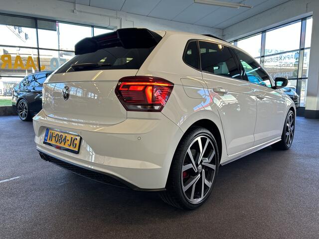 Volkswagen Polo 2.0 TSI GTI | Panoramadak | Digital dashboard | Adaptief onderstel | Achteruitrijcamera | Stoelverwarming | Climate control | Elek. inklapbare sp