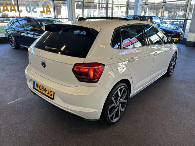 Volkswagen Polo 2.0 TSI GTI | Panoramadak | Digital dashboard | Adaptief onderstel | Achteruitrijcamera | Stoelverwarming | Climate control | Elek. inklapbare sp