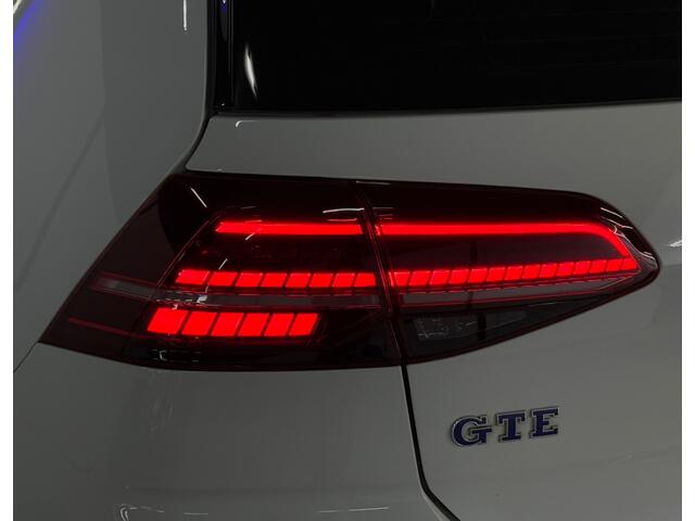 Volkswagen Golf 1.4 TSI PHEV GTE Pano | Stoelverwarming | Keyless Entry/Start | Sfeer | Carplay | elek. Trekhaak | NAP |Boekjes
