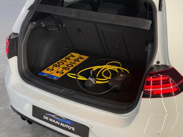 Volkswagen Golf 1.4 TSI PHEV GTE Pano | Stoelverwarming | Keyless Entry/Start | Sfeer | Carplay | elek. Trekhaak | NAP |Boekjes