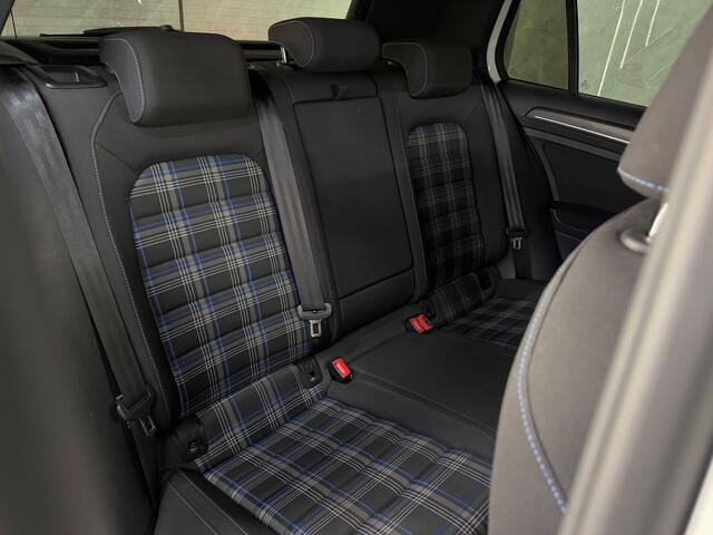 Volkswagen Golf 1.4 TSI PHEV GTE Pano | Stoelverwarming | Keyless Entry/Start | Sfeer | Carplay | elek. Trekhaak | NAP |Boekjes