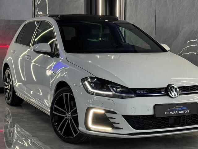 Volkswagen Golf 1.4 TSI PHEV GTE Pano | Stoelverwarming | Keyless Entry/Start | Sfeer | Carplay | elek. Trekhaak | NAP |Boekjes