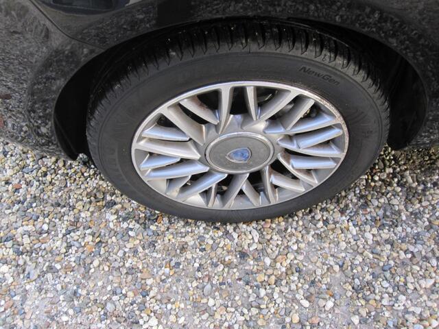 Lancia Ypsilon 0.9 TwinAir Gold met trekhaak apk 17-10-2026