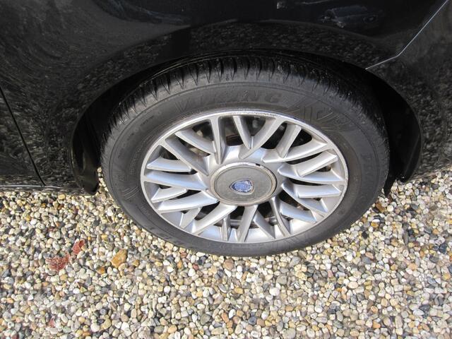 Lancia Ypsilon 0.9 TwinAir Gold met trekhaak apk 17-10-2026