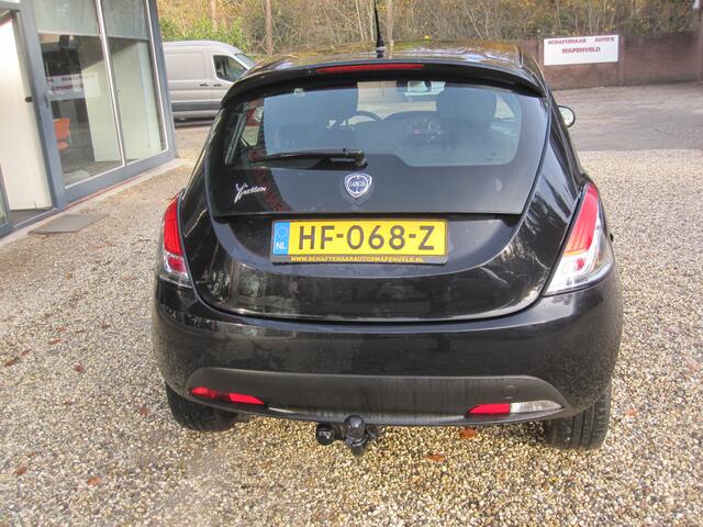 Lancia Ypsilon 0.9 TwinAir Gold met trekhaak apk 17-10-2026