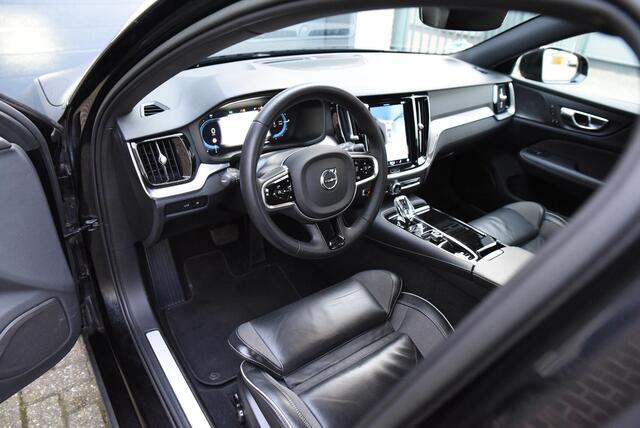 Volvo V60 2.0 T8 Plug-in hybrid AWD Plus Dark MY2022 - Long Range - 455PK T8