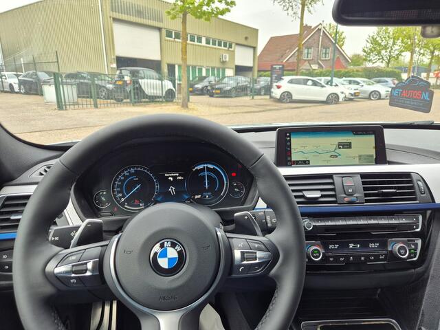 BMW 3-Serie Touring M Sport Apple CarPlay dig.dash Navi GR NAP NL Edition M Sport Shadow Executive