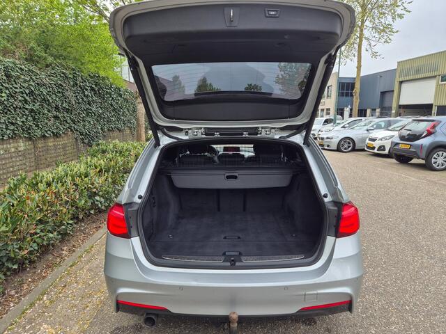 BMW 3-Serie Touring M Sport Apple CarPlay dig.dash Navi GR NAP NL Edition M Sport Shadow Executive