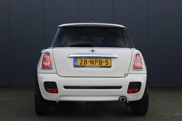 Mini Cooper Mini 1.6 Business Line 123pk | e APK | JCW look | Cruise | Airco | Start stop | 17 velgen | Elektr. ramen | 6-bak | Multifunctioneel stuur | Is